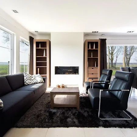Spacious With A Fireplace At 3 Km From *
