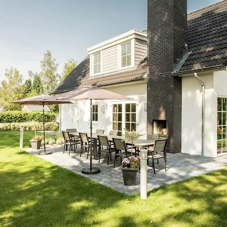 Spacious With A Fireplace At 3 Km From Baarle-Nassau