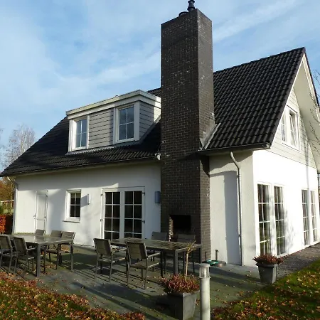 Spacious With A Fireplace At 3 Km From Baarle-Nassau